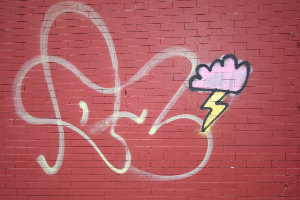 unknown grafitti artist building on Vanderbilt & Bergen,… Flickr