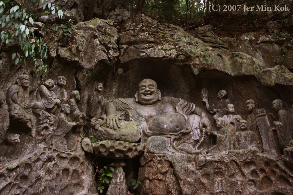 Hangzhou Rock Sculpture 杭州飞来峰石雕，建于五代，宋，元，明代，最老的一座有上千年历史，但… Flickr