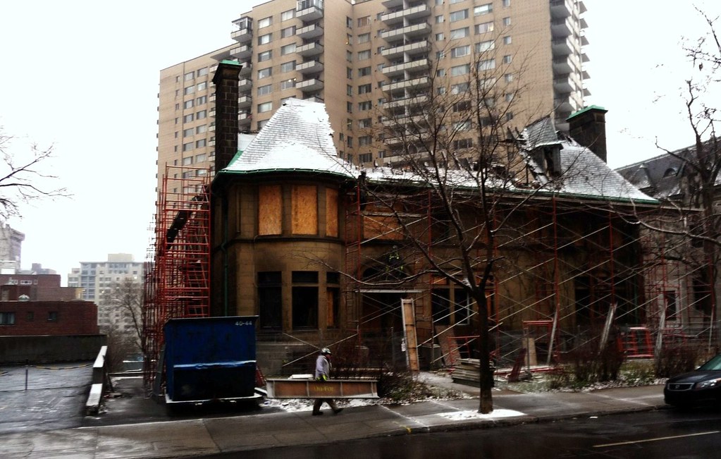 Montréal, 07 déc. 2009. Le 1558, ave. du Docteur Penfield.… Flickr