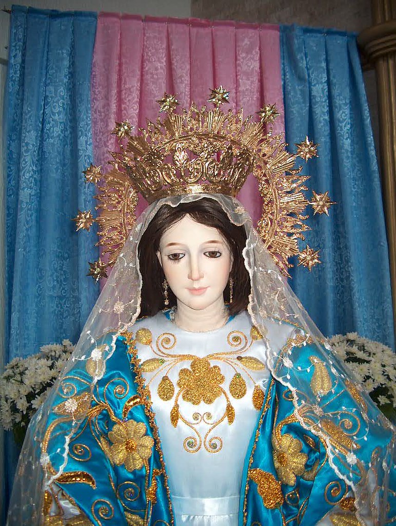 La Virgen Reina de Las Flores Vestment of this image was a… Flickr