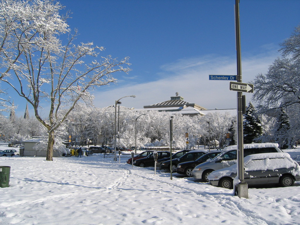 Carnegie Museum from Schenley Dr. Benjamin Hollis Flickr