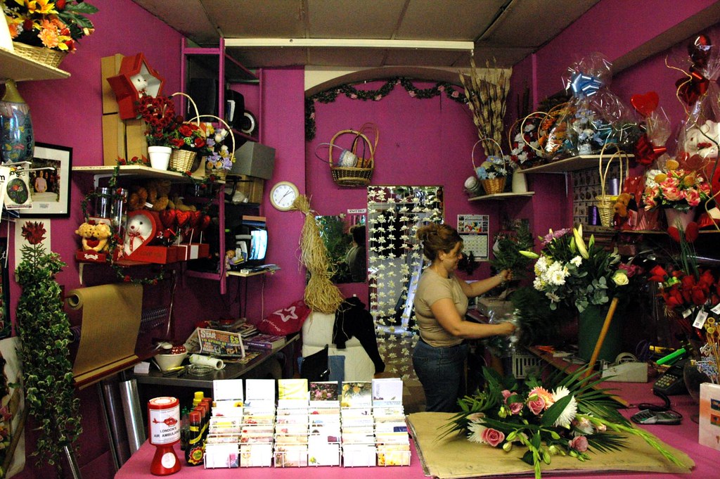 Florist A very messy looking florist's shop near Crouch En… Flickr