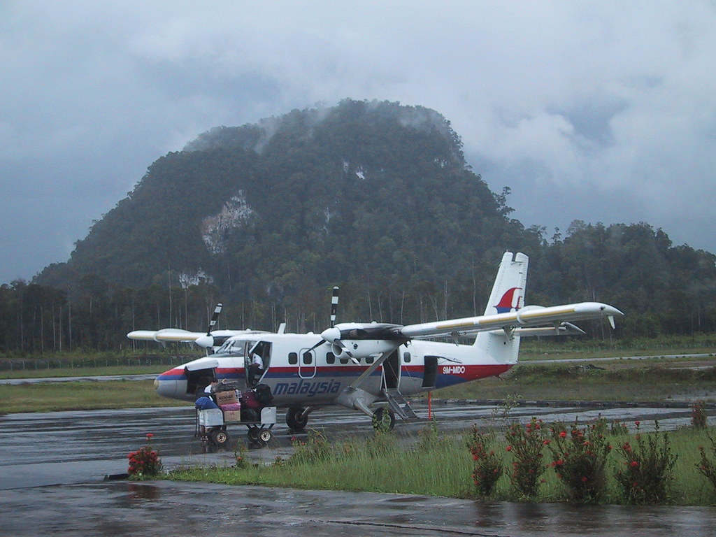 Miri to Mulu plane Mulu national park airport. Éamonn