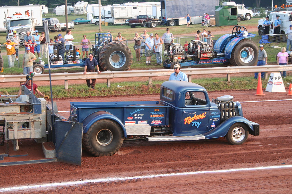 Tractor Pull Nicco Mele Flickr