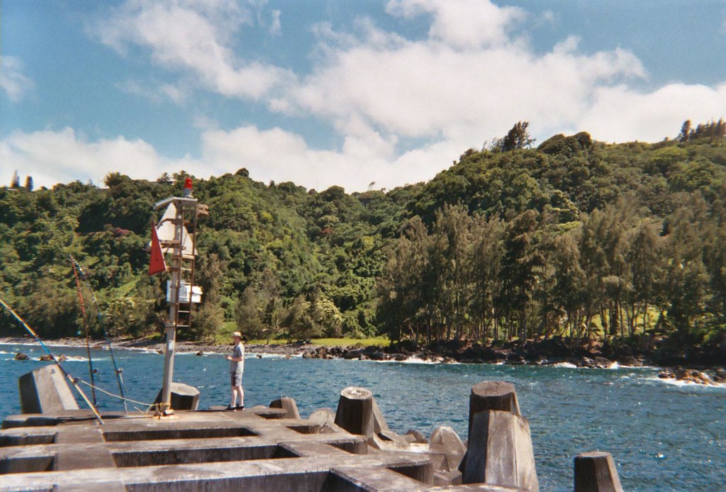 Laupahoehoe Harbor, Big Island, Hawaii A shot of the pier … Flickr