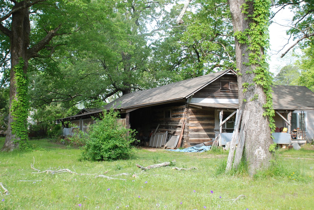 Thurston, Arkansas Dog trot log cabin with newer addons i… Flickr