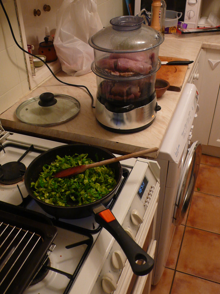 Cooking (and eating) Jamie Oliver's rolled pork with plum sauce 2/2/08