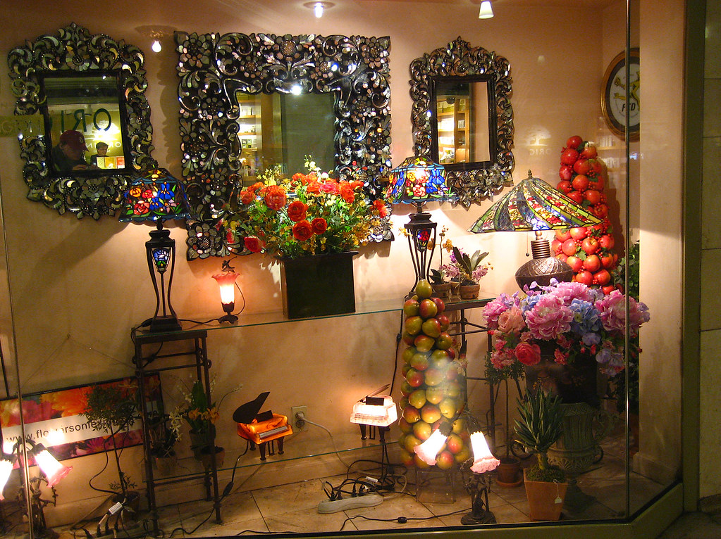 Flower Shop in Grand Central Station FLOWERS ON LEXINGTON,… Flickr