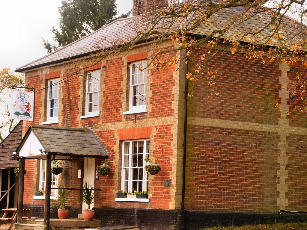St Pauls Walden, Strathmore Arms Photo from 2017 flic.kr/p… Flickr