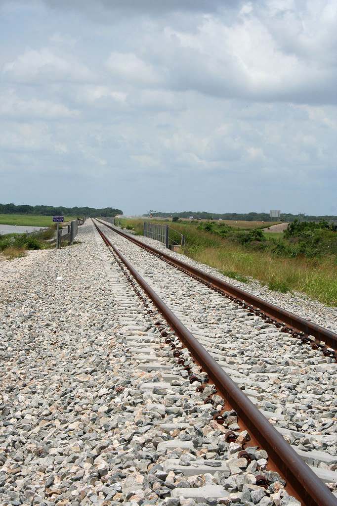 KCS CAUSEWAY LAKE TEXANA, GANADO, TX 2009 A look down the … Flickr