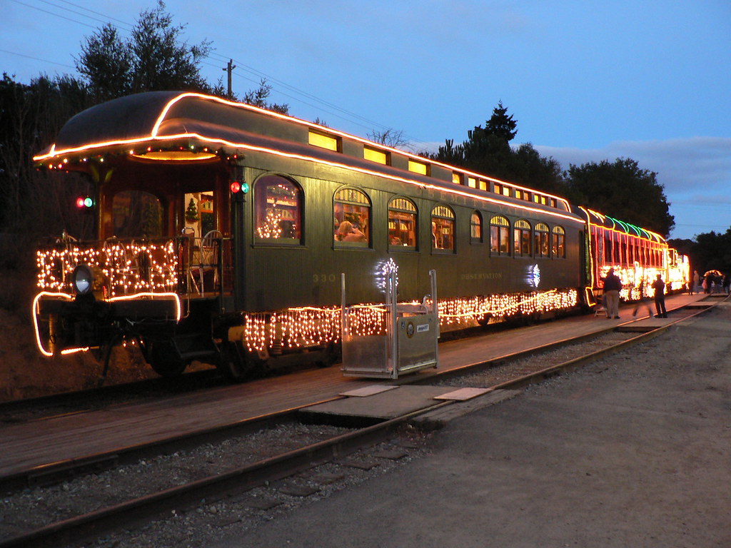 The Christmas Light Train Had a ride tonight on the Niles … Flickr