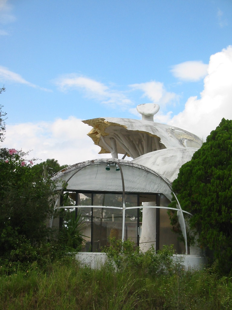 xanadu lost xanadu house kissimmee, florida 33RPM Flickr