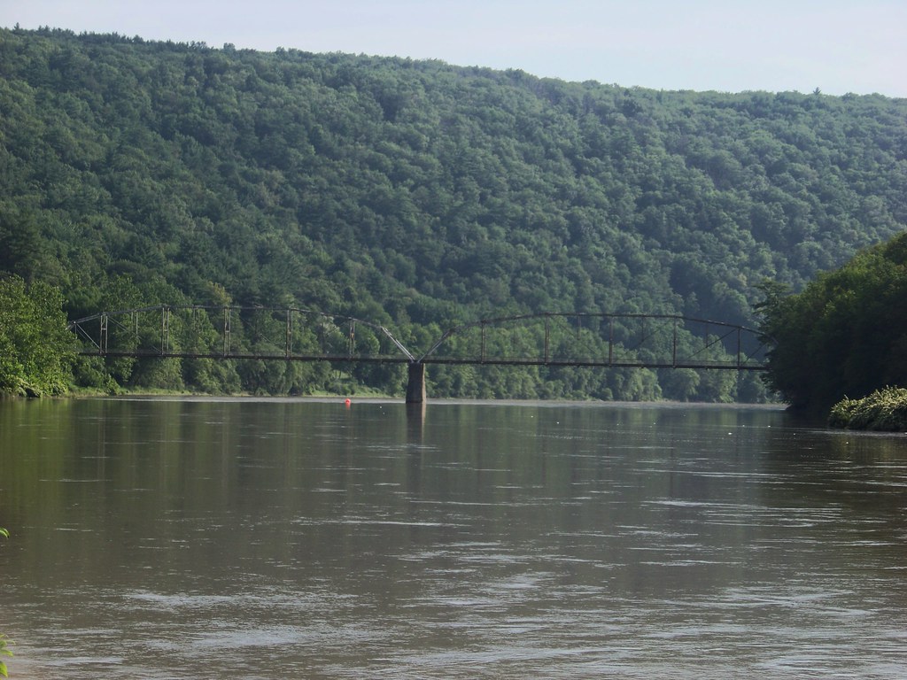 Pond Eddy Bridge Connecting Pond Eddy, NY and Pond Eddy, P… Flickr