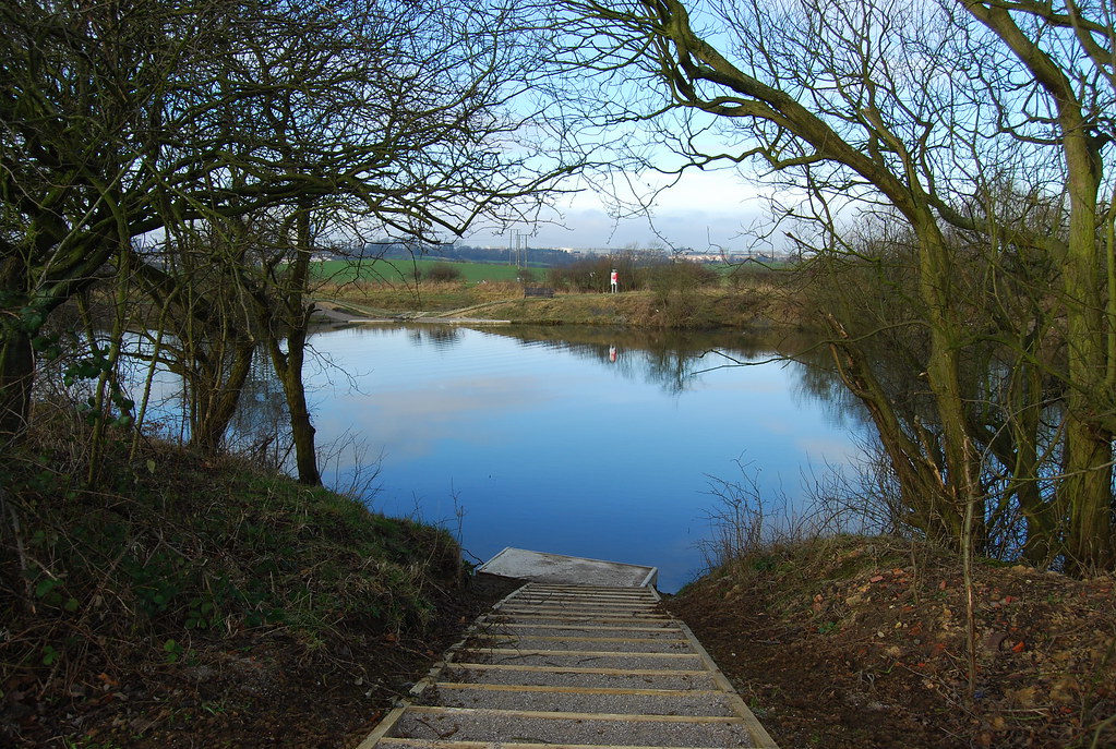 Chippies Quarry Pond The ponds are part of an old Brick Pi… Flickr