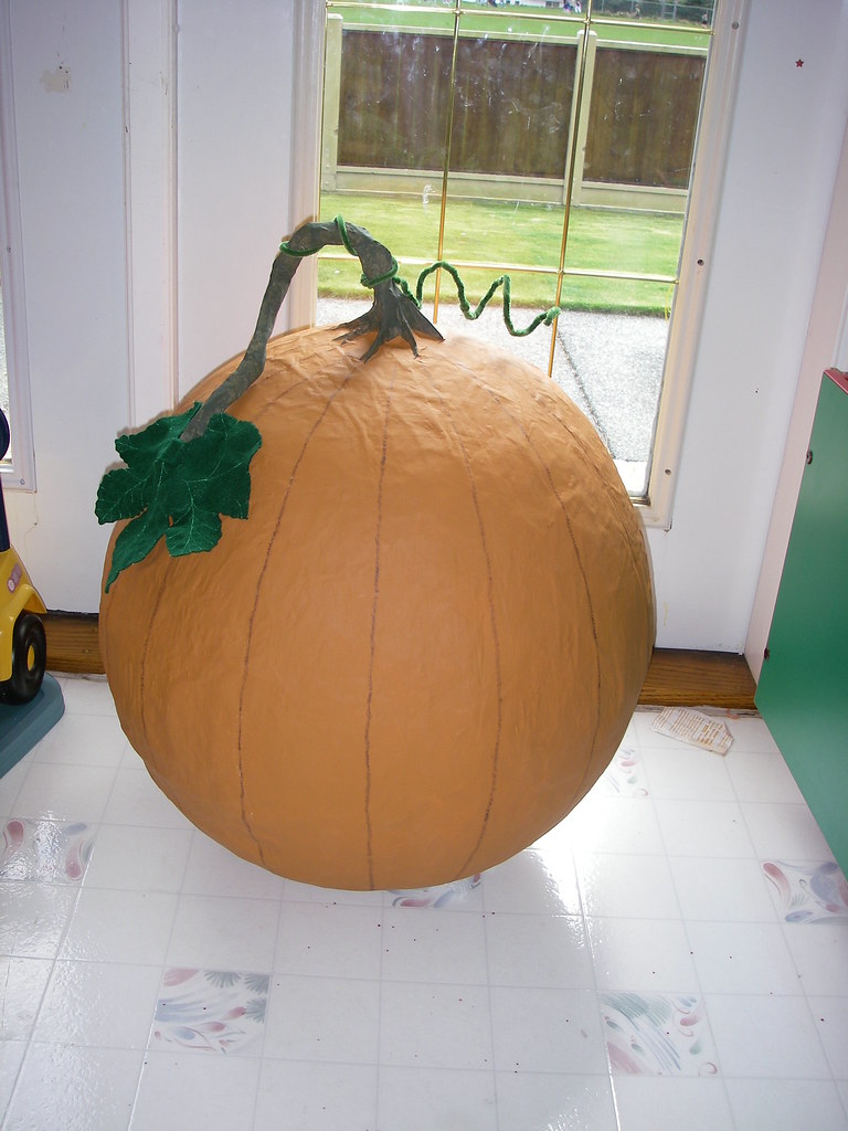 Papier Maché Pumpkin Papier maché pumpkin, 28" high, 74" c… fleuve