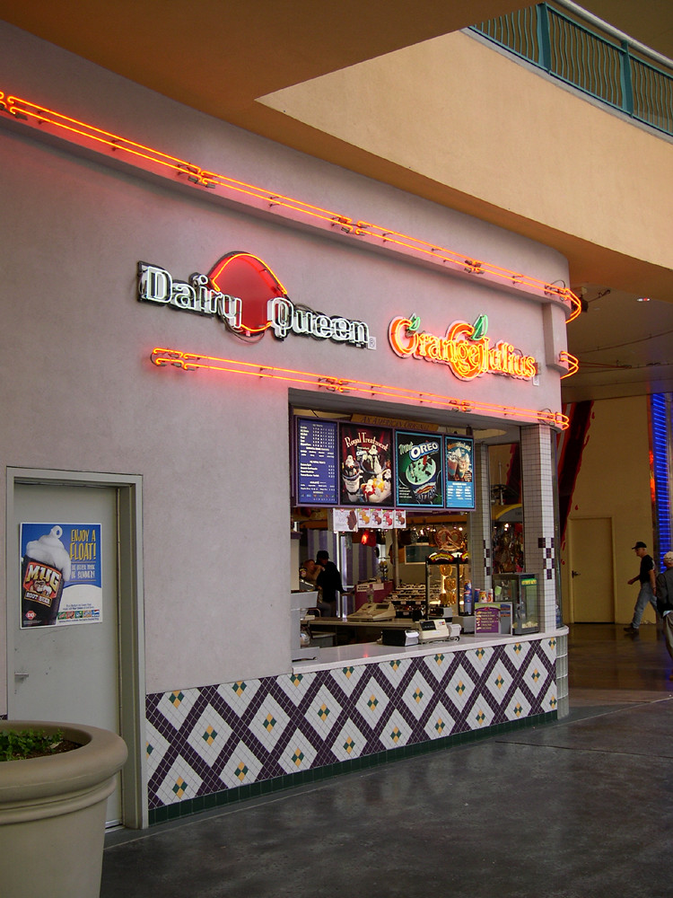 Dairy Queen & Orange Julius a photo on Flickriver