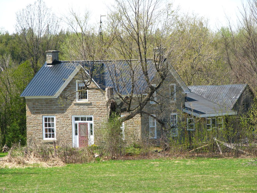 Farmhouse Old farmhouse on Purdy Road in Ashton Ontario Ca… Flickr