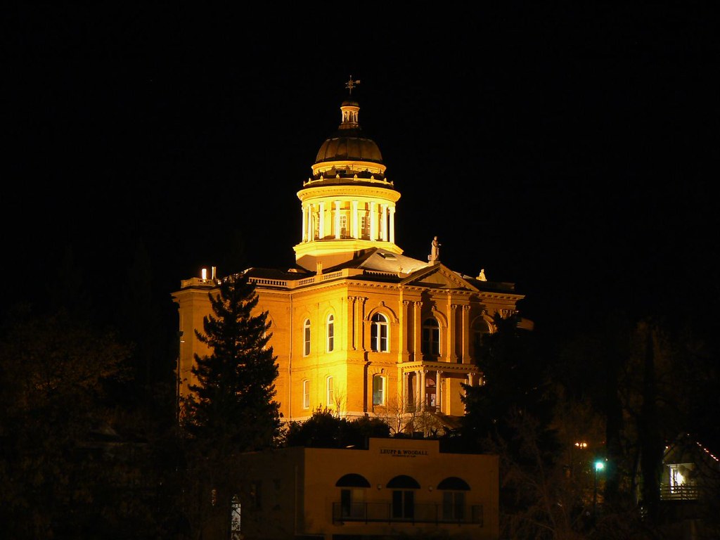 Auburn Courthouse Nick Ares Flickr