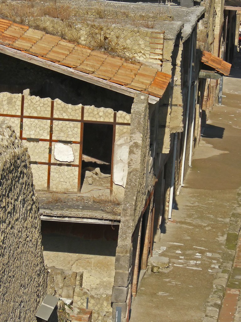 Herculaneum (13) Photographed at the Herculaneum Excavatio… Flickr