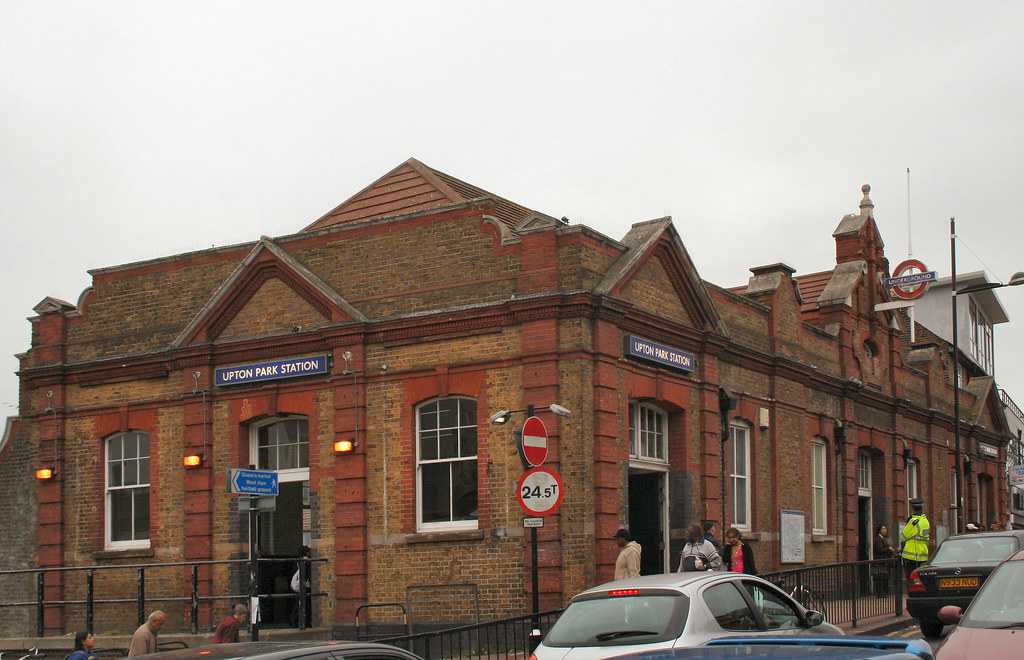 Upton Park Underground station LTSR, 1902 bowroaduk Flickr