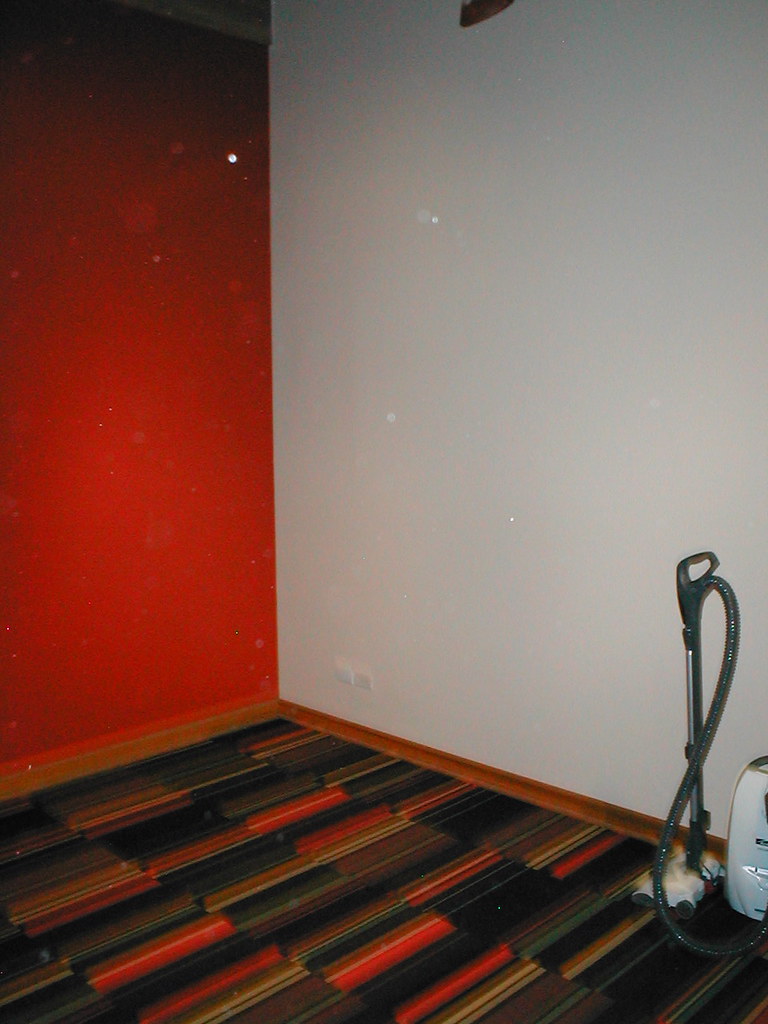 Office2 The world's biggest desk will go where the vacuum … Flickr