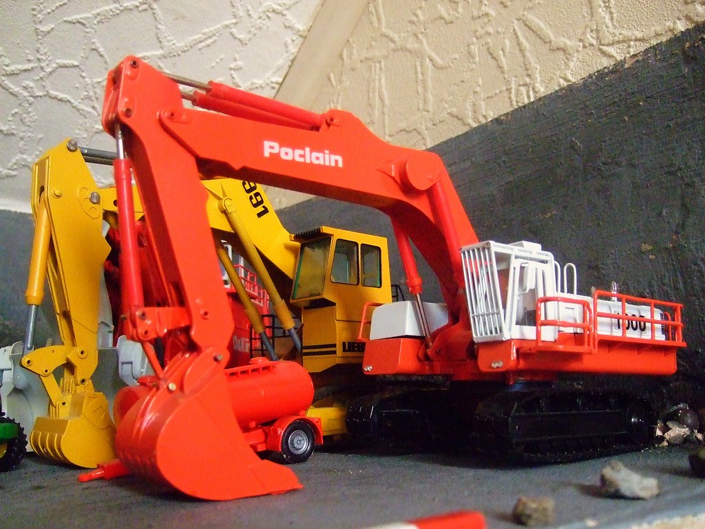 Poclain 1000 backhoe excavator a photo on Flickriver