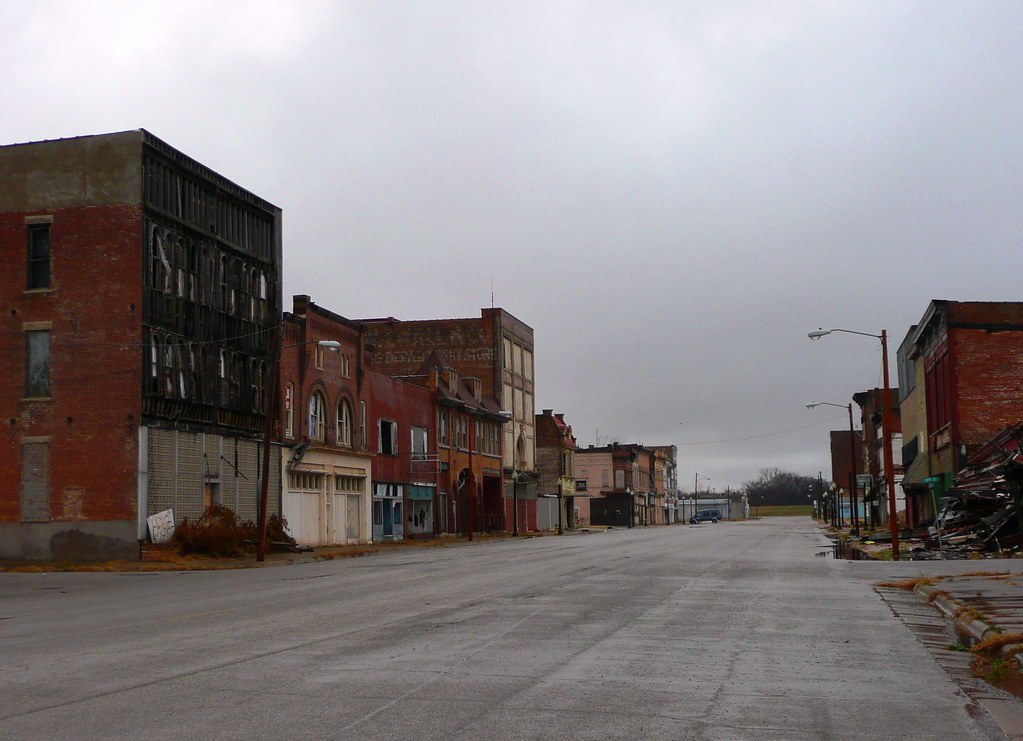 Cairo, IL Commercial Avenue Cairo had 14,407 people in 194… Flickr