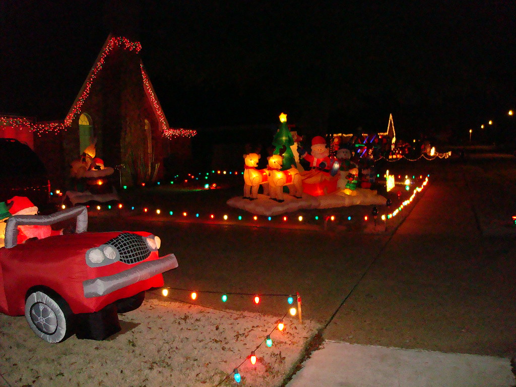 DSC00634 Next door neighbor's Christmas decorations. bf53490 Flickr