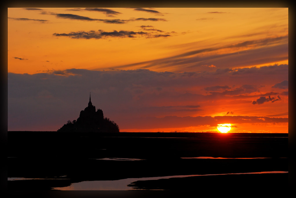 Coucher de soleil sur la Baie du Mont St Michel Watch