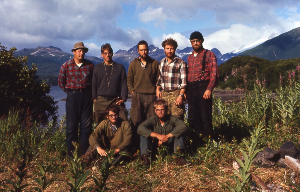 The 1964 University of Oregon archaeological crew at Kukak… Flickr