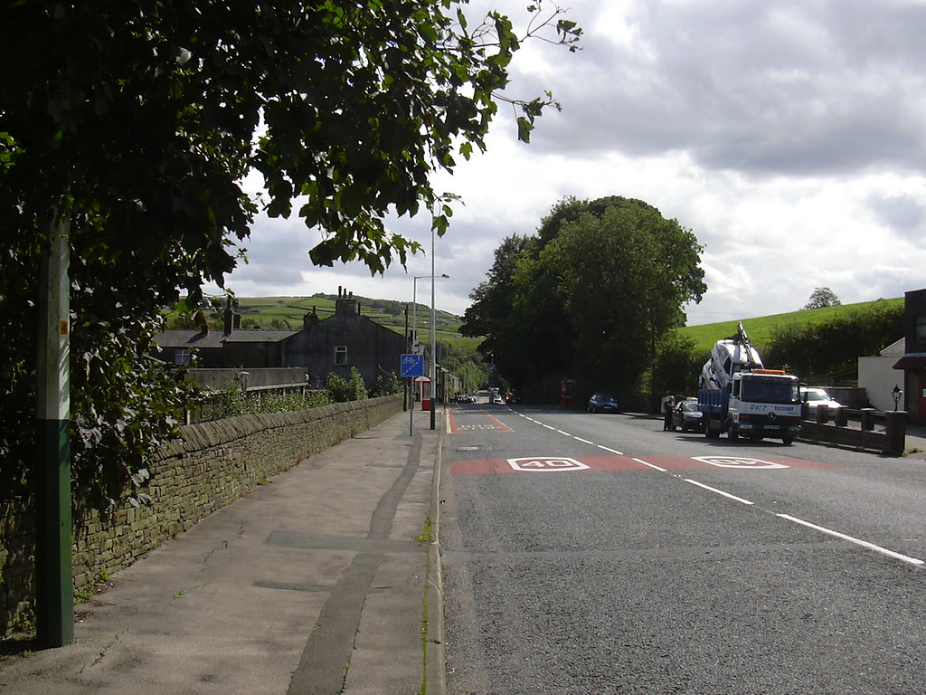 Blackburn Road, Acre, Haslingden Winfield's on the left Ch… Flickr