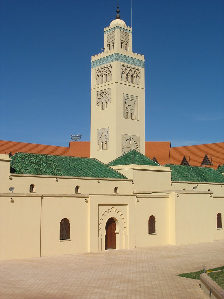Mosquée d'Al Akhawayn Ifrane Il s'agit de la Mosquée de … Flickr