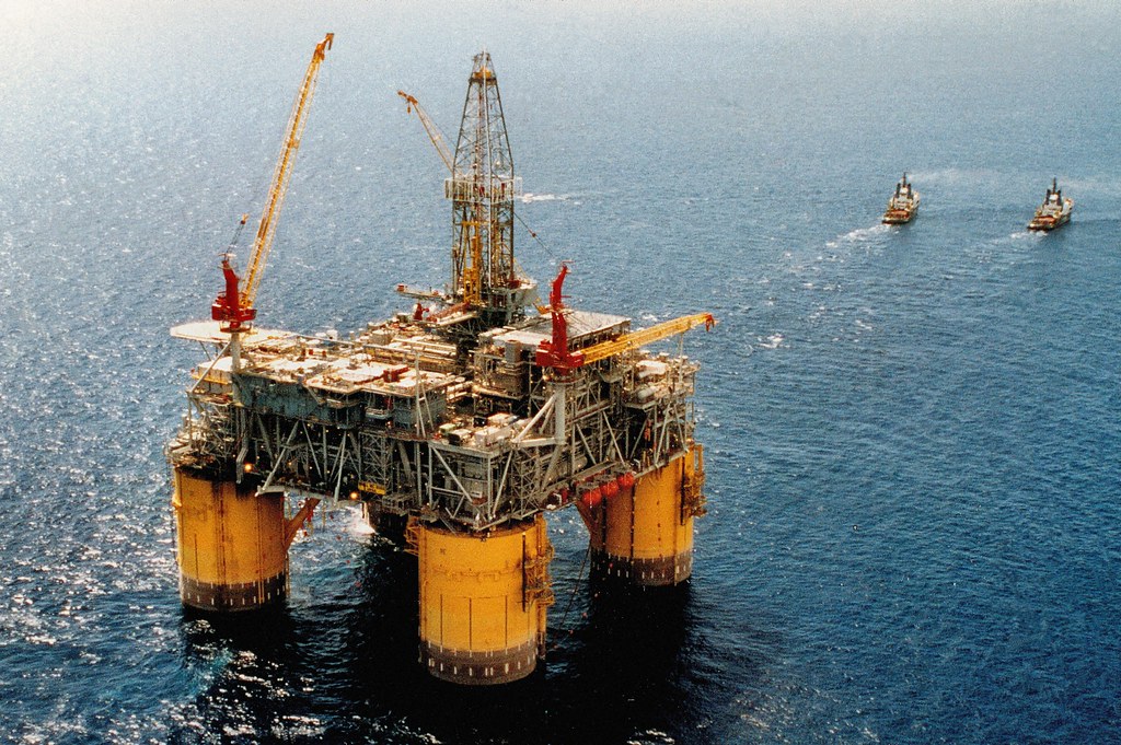 Shell Ursa TLP during the tow from Curacao to Gulf of Mexico, Smit