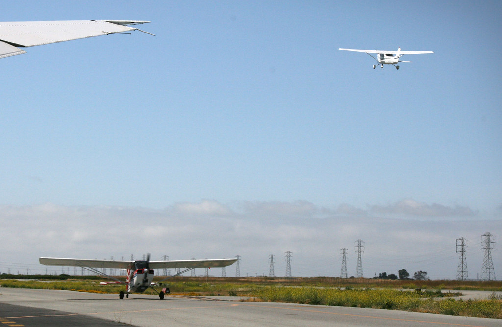 Palo Alto Airport Planes landing and taking off at the Pal… Flickr