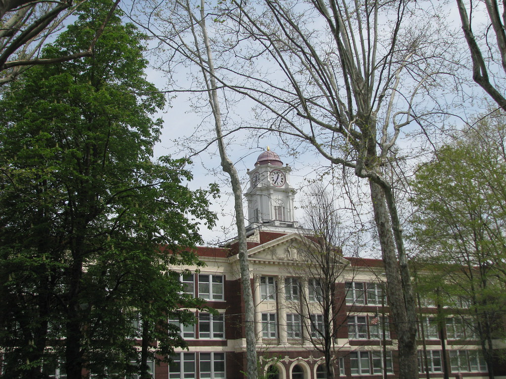 Bellaire High School Bellaire High School in Ohio, looking… Flickr