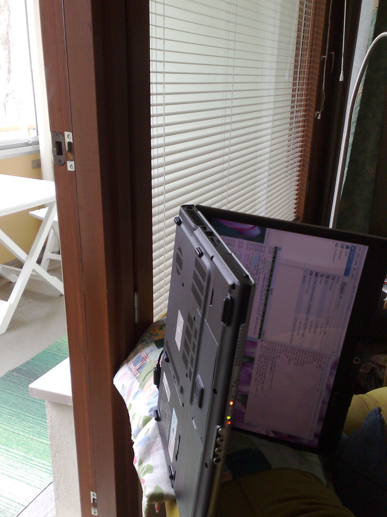 HOWTO prevent laptop from heating up too much while compi… Flickr