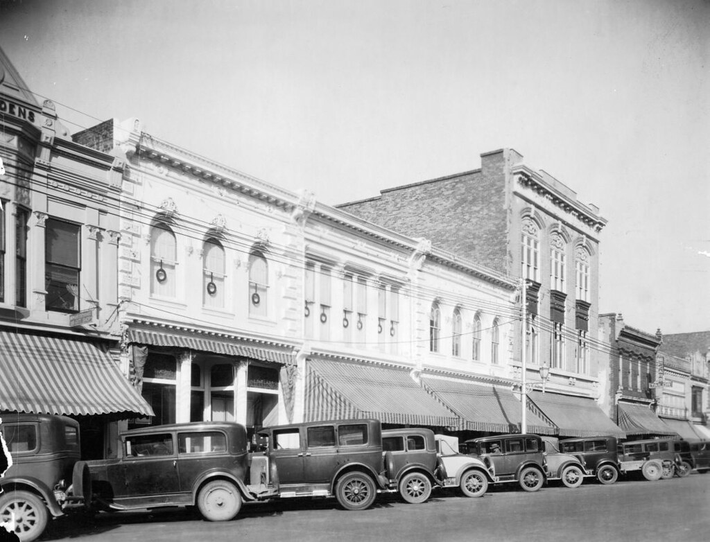 PhC68_1_39_5 Goldsboro, NC, c. 19281931, Center, Walnut, … Flickr