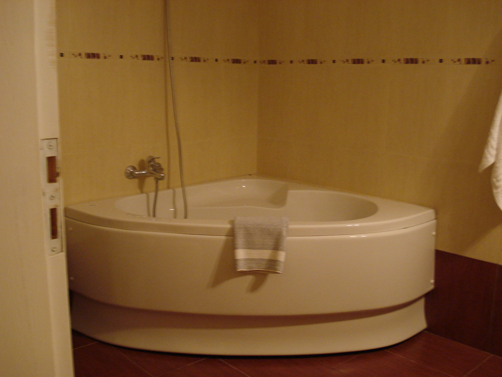 Jumbo Bath Tub In the double at Hotel Keti Sunni Flickr