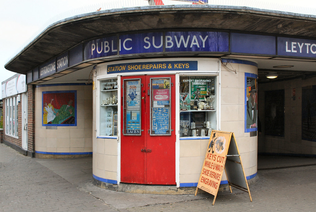 Leytonstone Underground station Streamlined entrance, 1947… Flickr