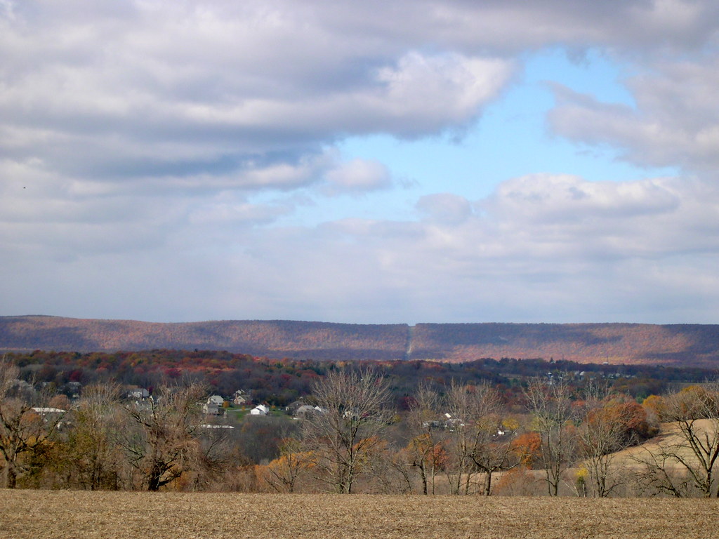 Looking north towards Blue Mountain On Lefevre Road, Plain… Flickr