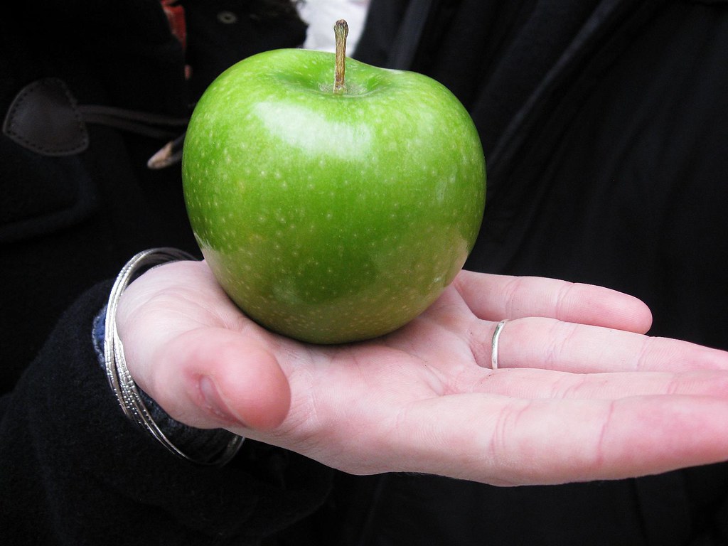 Green Apple Green apples are green, red apples are red, bu… Flickr
