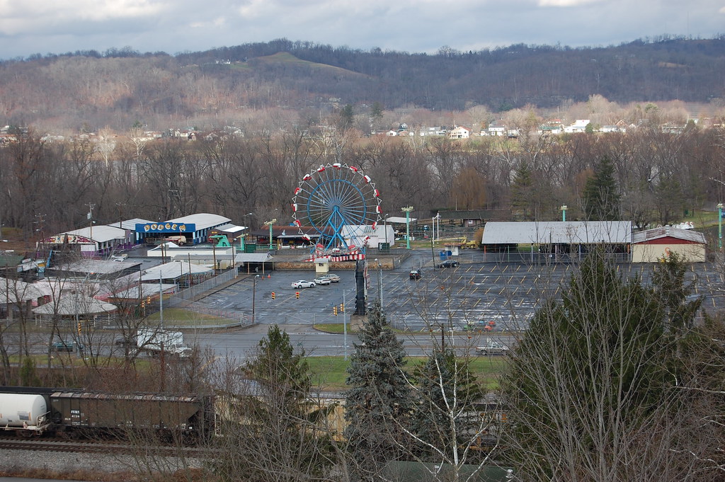 Camden amusement park, near Huntington WV on Ohio River...… Flickr
