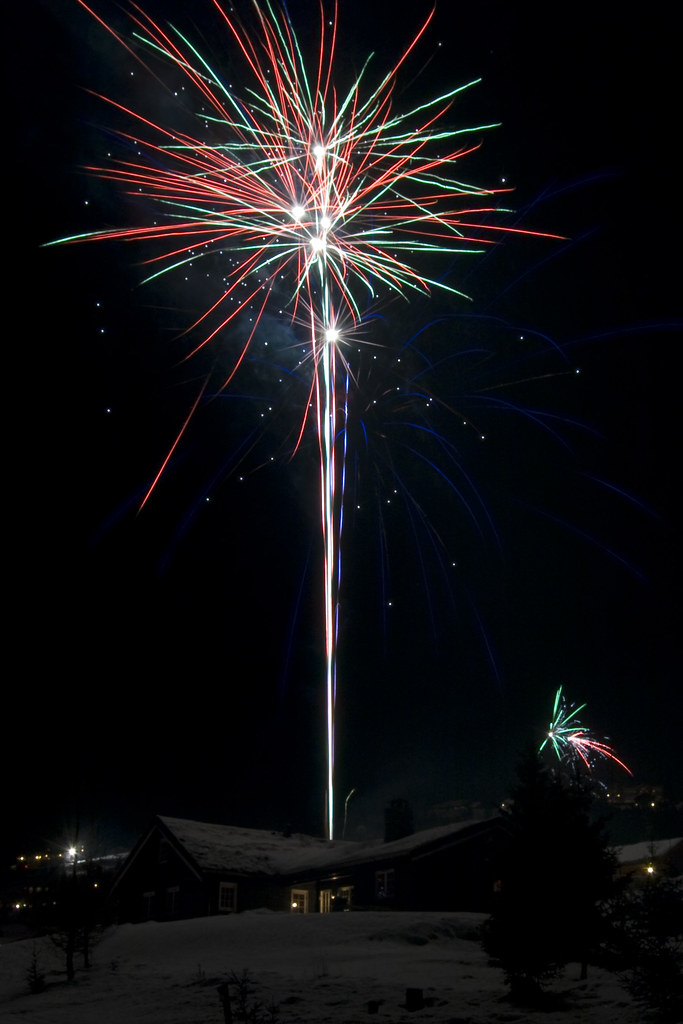1/366 Fireworks over a cabin at Hafjell New Years Eve. Fir… Flickr
