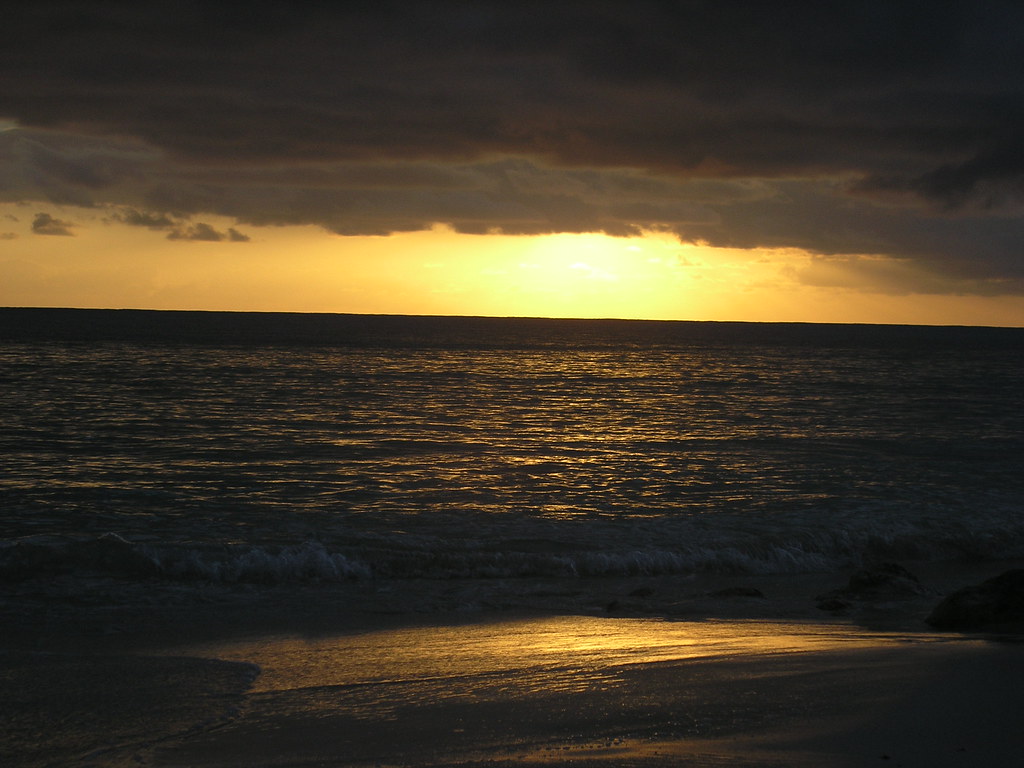 Lanikai surf after sunrise Stuart Malin Flickr