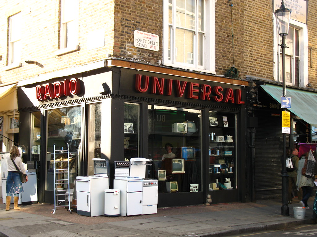 img_0465 A cafe on Portobello Road, done up as a 1960s rad… Flickr