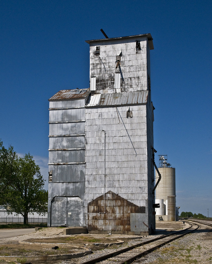 Heartland Sentinel Norborne, Missouri USA Bob Travaglione Flickr