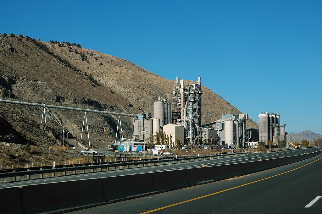 Ash Grove Cement Factory in Durkee, OR Durkee's Ash Grove … Flickr