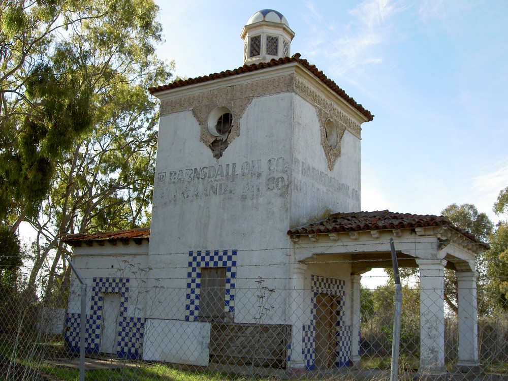 PICT3535 the barnsdallrio grande gas station (more). secr… Flickr