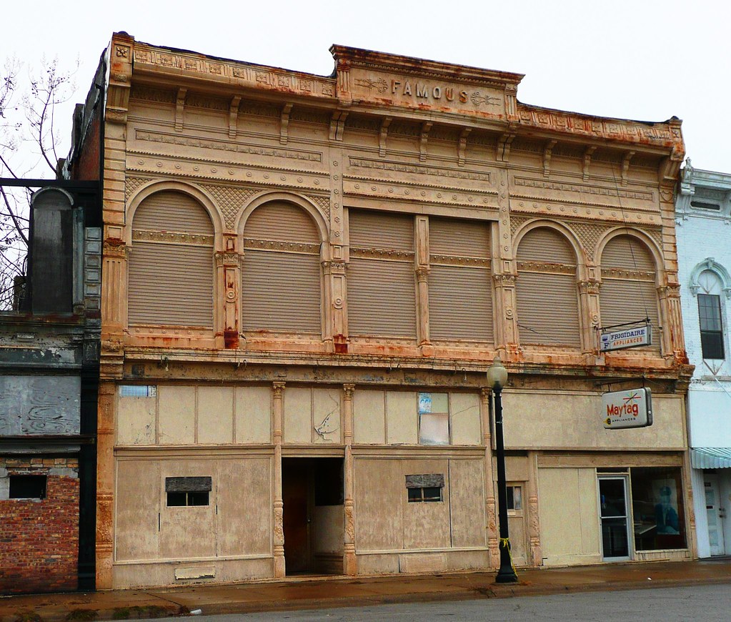 Cairo, IL Famous Cairo had 14,407 people in 1940, and now … Flickr