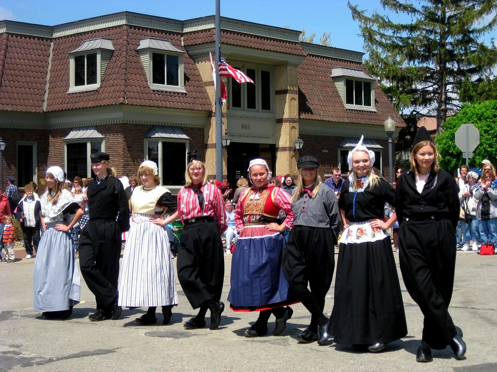 Pella, Iowa, Tulip Time Pella is known as a Holland settle… Flickr
